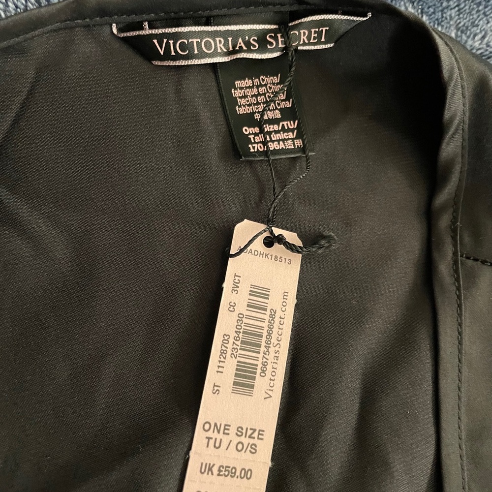 NWT Victoria’s Secret Robe - Picture 4 of 5